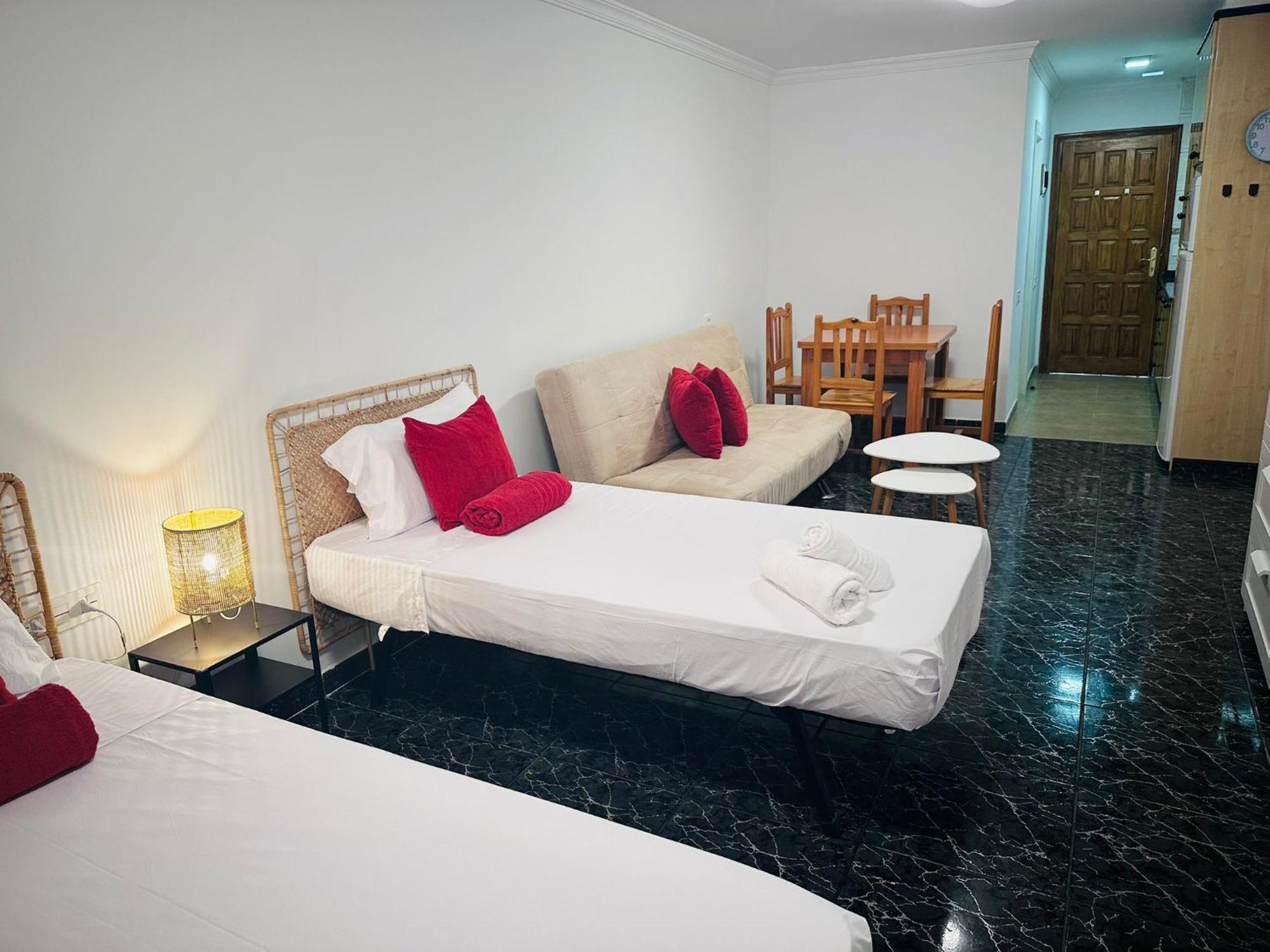 Cozy 2-Bed & Sofa-Bed Studio In Los Cristianos Eksteriør bilde
