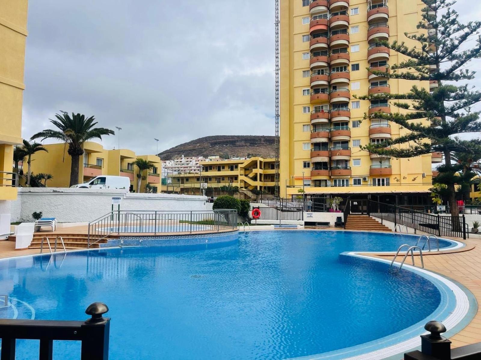 Cozy 2-Bed & Sofa-Bed Studio In Los Cristianos Eksteriør bilde