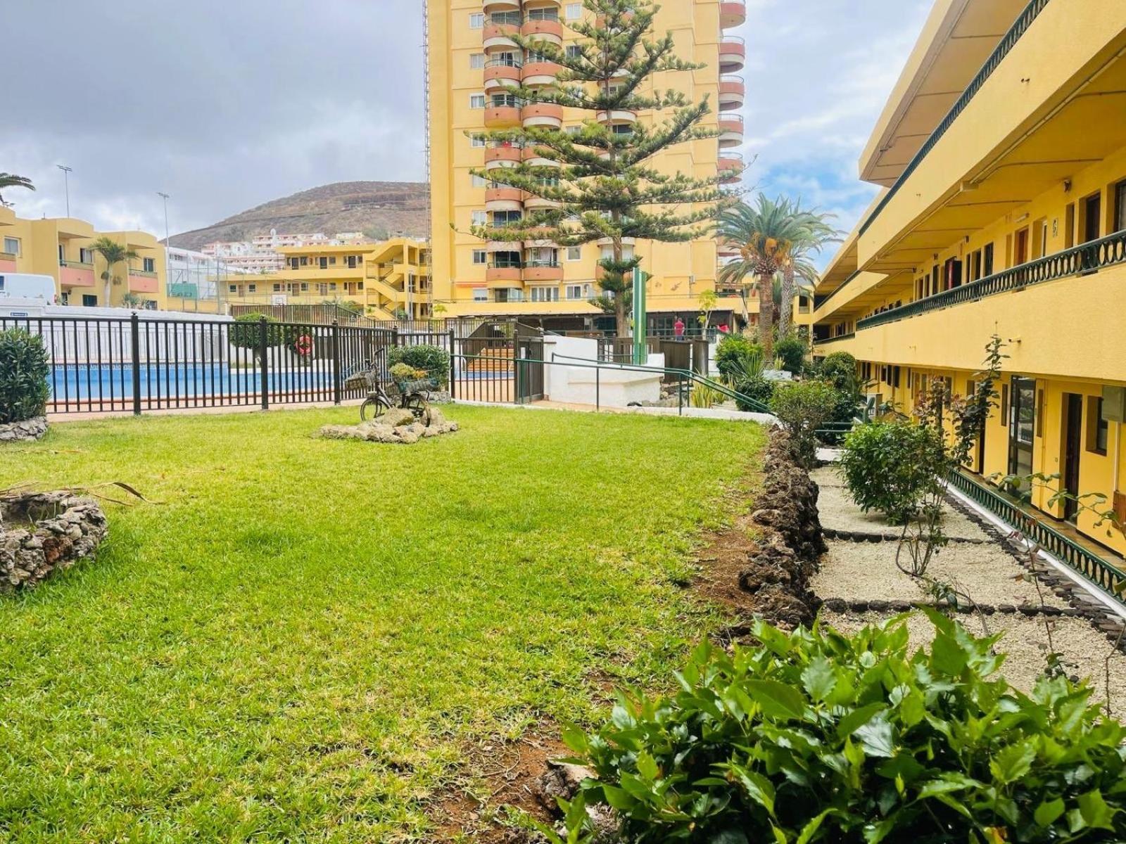 Cozy 2-Bed & Sofa-Bed Studio In Los Cristianos Eksteriør bilde